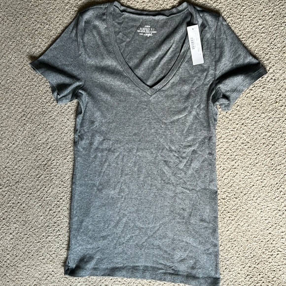 J Crew Perfect Fit T-shirt - Picture 2 of 3